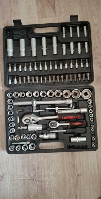 Zestaw kluczy nasadowych