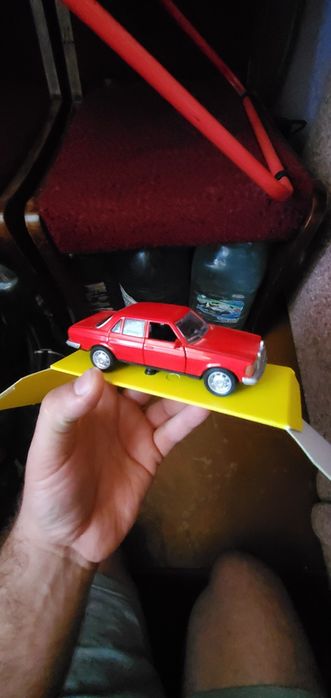 Mercedes-Benz  123 модель