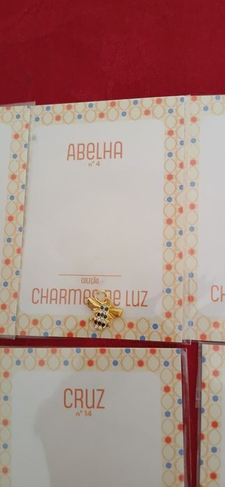 Medalhas Charmes de Luz, embaladas