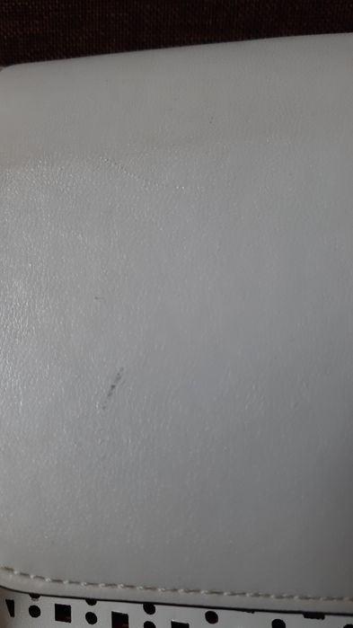 Белая летняя сумка