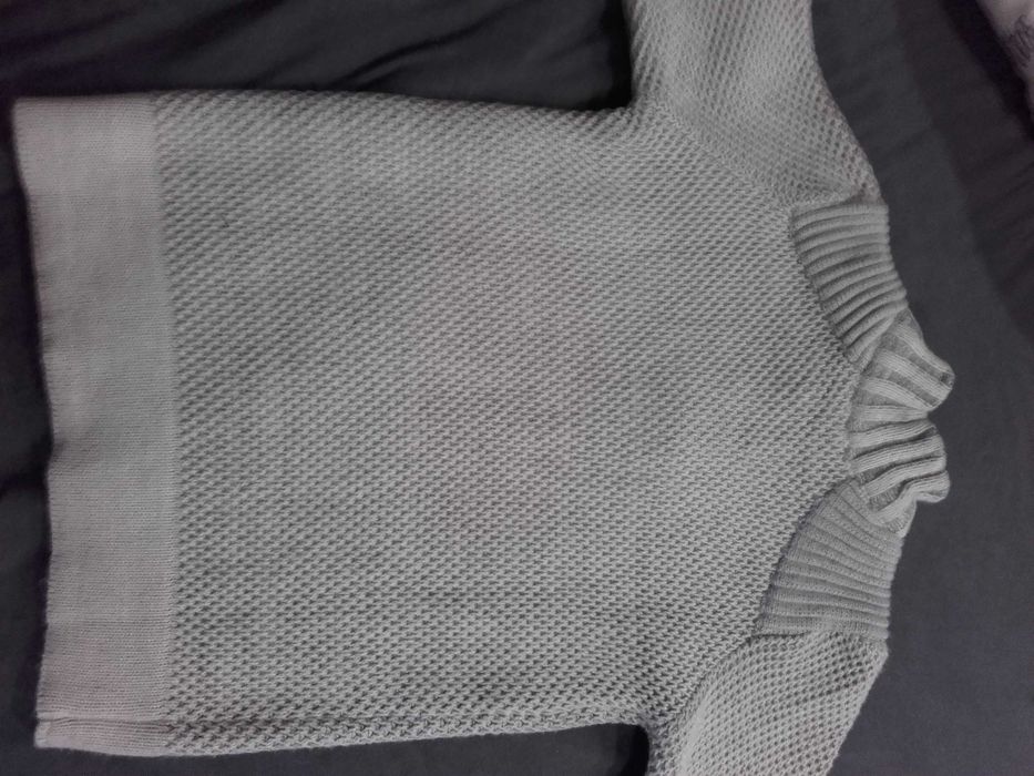 Sweter modny. Stan bardzo dobry.