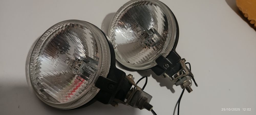 Faróis extra para automóveis dos anos 70