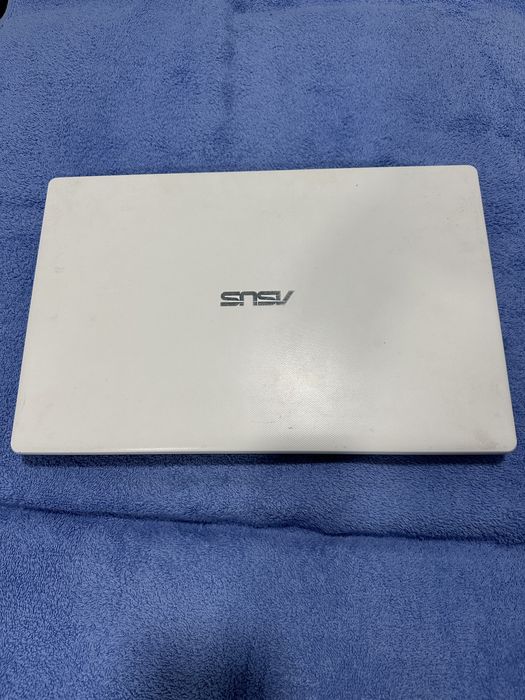 Computador Portatil Asus F551C