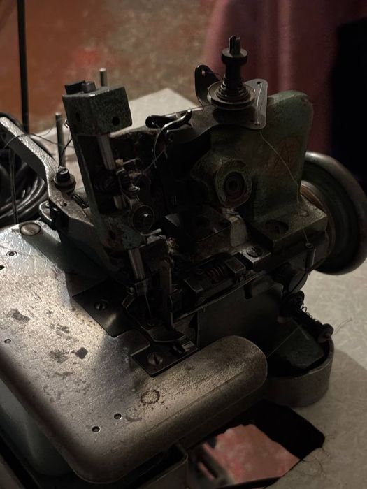 ПРОДАМ оверлок промисловий