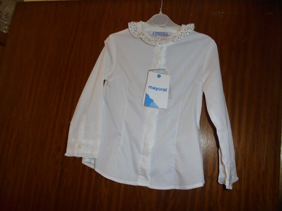 Blusa de menina da marca Mayoral nova