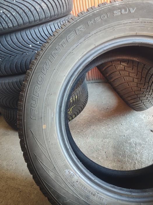Komplet opon Falken EuroWinter HS01 SUV 225/65/17  106H