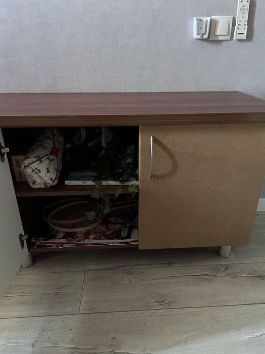 Стол і комод тумба меблі для спальні, вітальні, дитячої