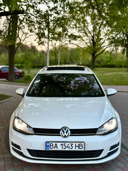 Продам Golf 7 2.0 TDI Highline Dynaudio