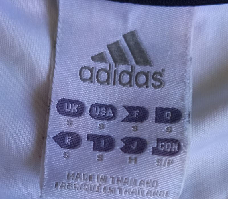 Біла футболка adidas