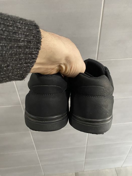 Продам кеди Levi’s з натуральної шкіри