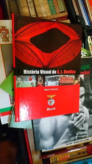 Conjunto / lote de livros sobre o Sport Lisboa e Benfica.