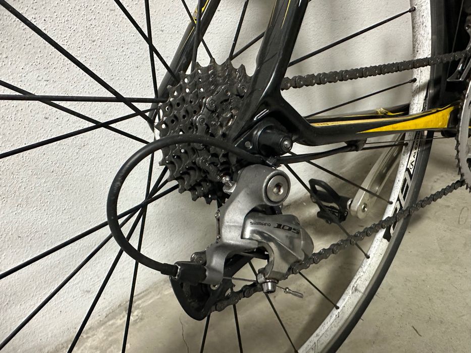 Bicicleta em carbono Scott