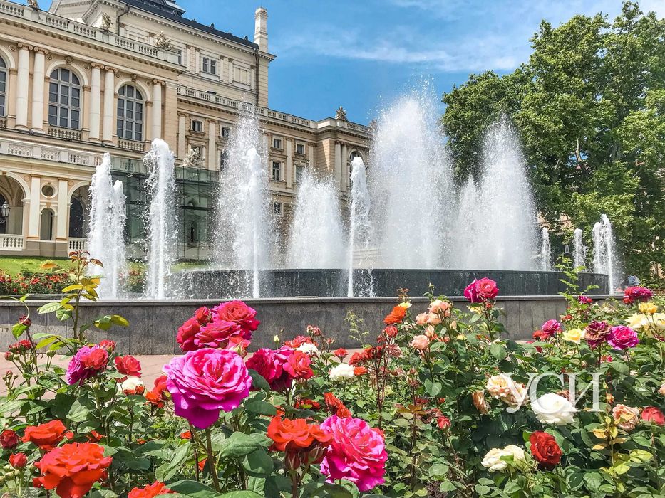 В центре Одессы, Дерибасовская 3 мин,от хозяина