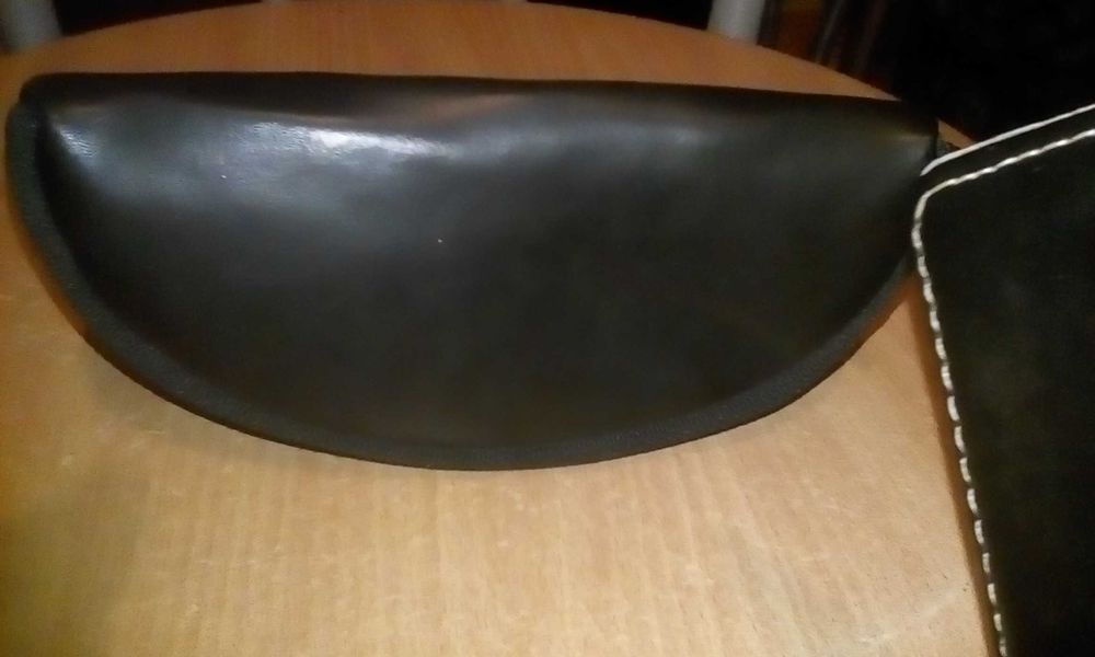 Etui na okulary vintage Ted Baker London