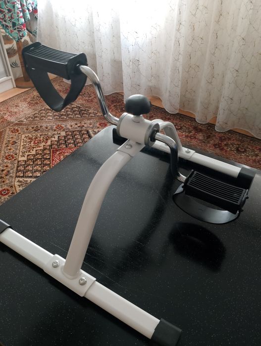 Портативный велотренажёр.