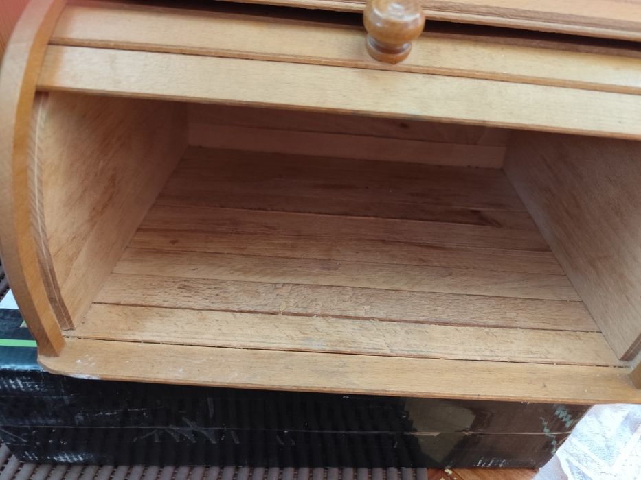 Продам хлебницу деревянную