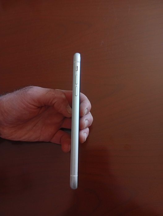 iPhone XR branco 128gb