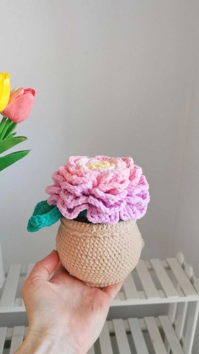 Piwonia na szydełku, kwiatek handmade, dekoracja