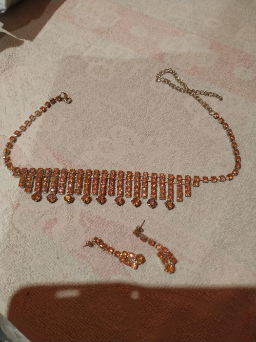 Naszyjnik z kolczykami.