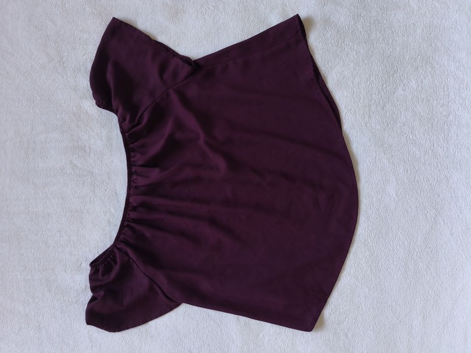 Bordowa bluzka STRADIVARIUS • krótki rękaw • marszczenia • S