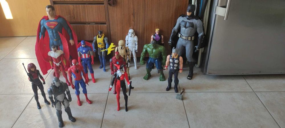 Figuras / Bonecos Marvel
