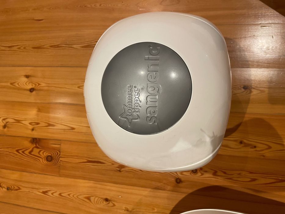 Caixote fraldas + recargas Sangenic