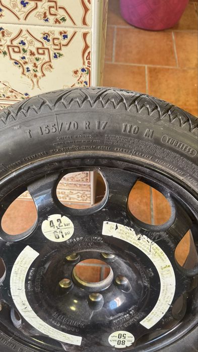 Roda/Pneu suplente medida 155/70/17 furação 5x112