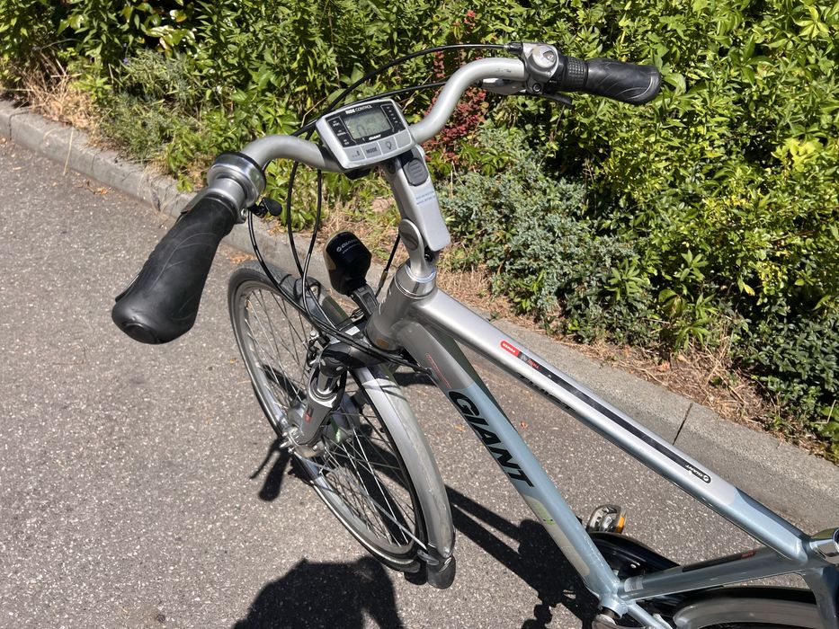 Rower elektryczny GIANT TWIST HYBRID 36V silnik SANYO 7 biegów NEXUS /A