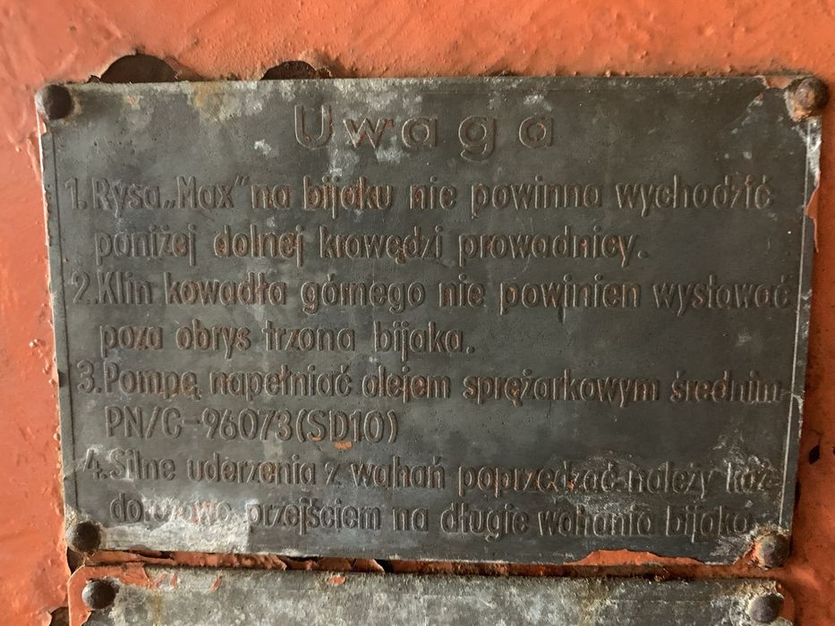 Młot kowalski pneumatyczny MS-100B