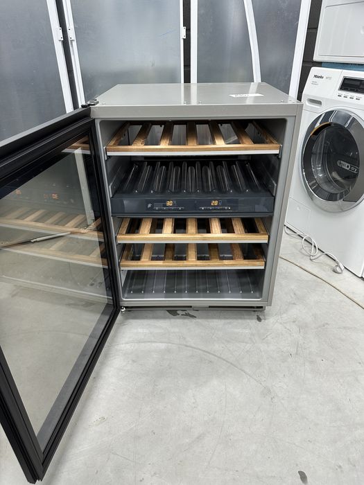 Винна шафа Miele KWT 4154 UG під стільницю!