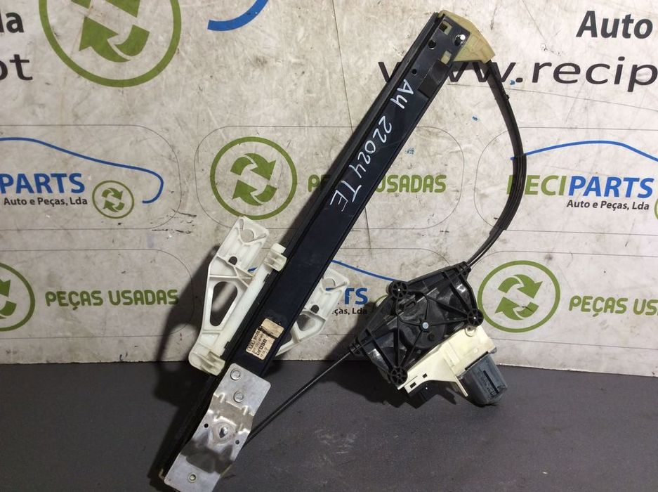 Elevador Trás Esquerdo Audi A4 ano 2009  8K0959811  8K0839461