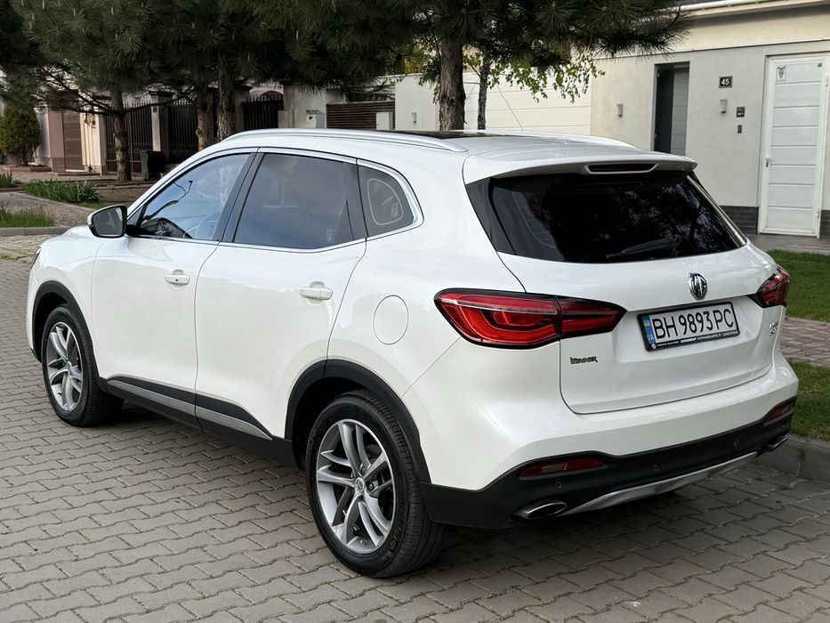 MG HS 2021г 1.5 бензин автомат
