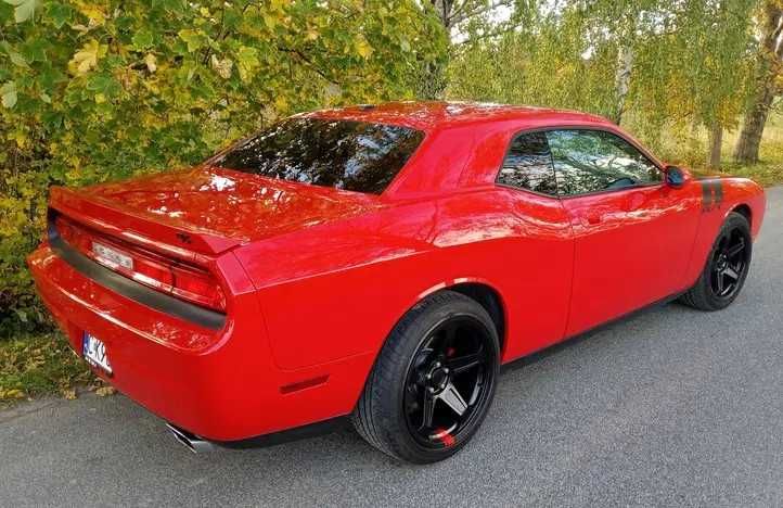 DODGE Challenger R/T silnik 5,7 V8 HEMI manual ZAMIANA