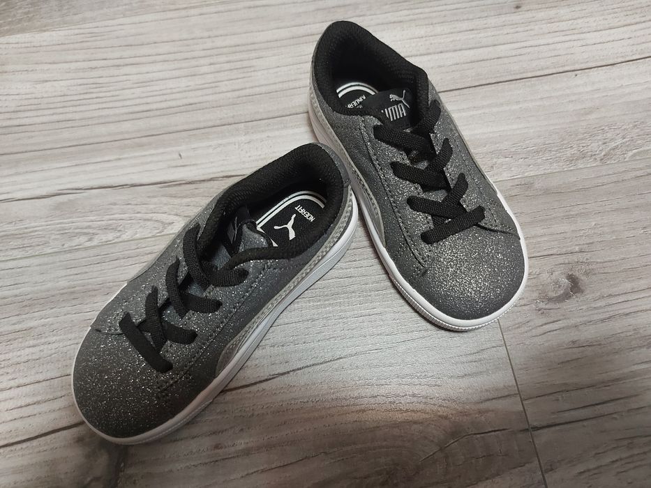 Продам нові фірмові кеди