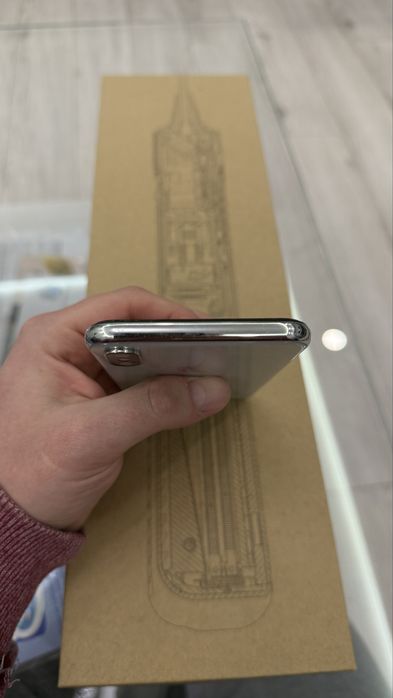 iPhone X білий 64гб