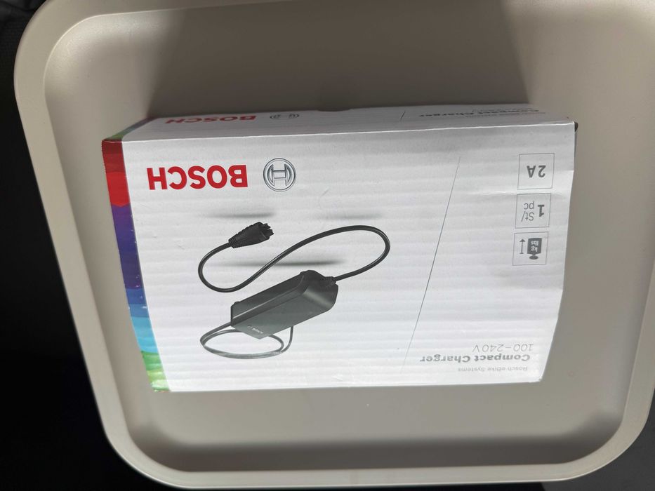 Carregador Bosch eBike Compact Charger 2A - 100-240V - Excelente Estado