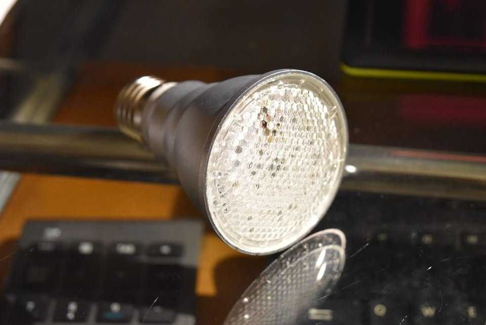 Solux Lâmpada LED monocromática vermelha