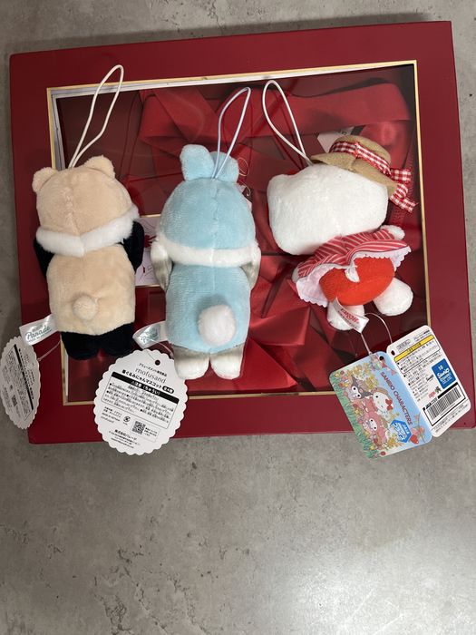 Оригинальные игрушки HELLO KITTY , коллекционные.