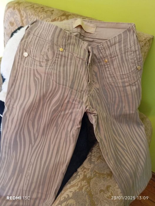 Calças do Brasil de cintura baixa e muito estilosas