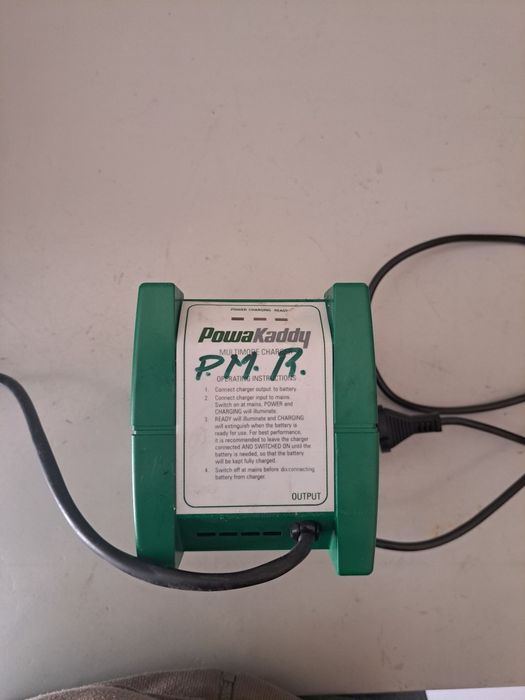 Carregador PowaKaddy para carrinho de golfe