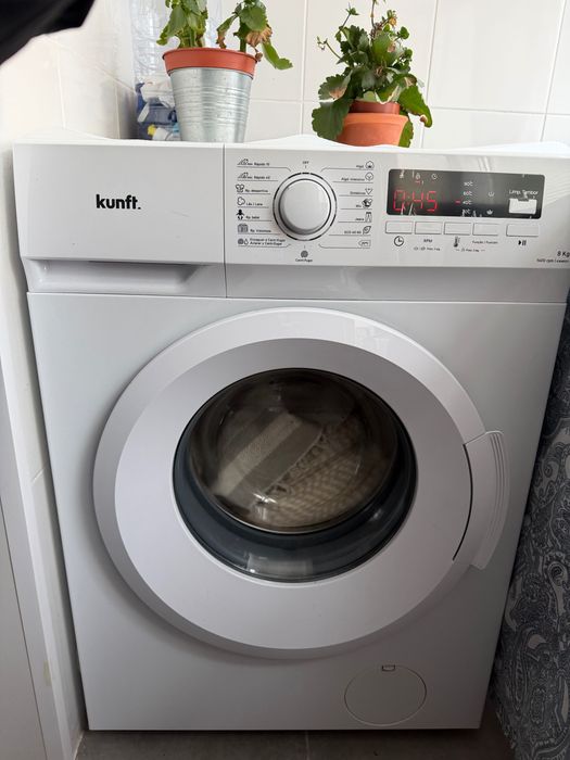 Máquina de Lavar roupas - KUNFT 8KG