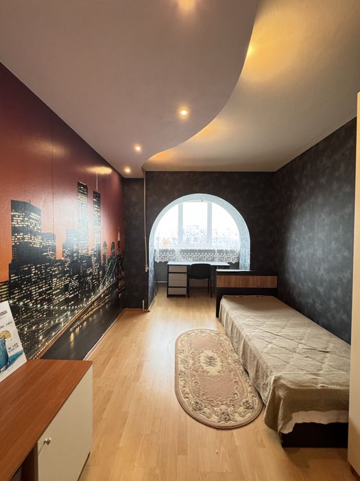 Продам 3к.кв возле метро Спортивная