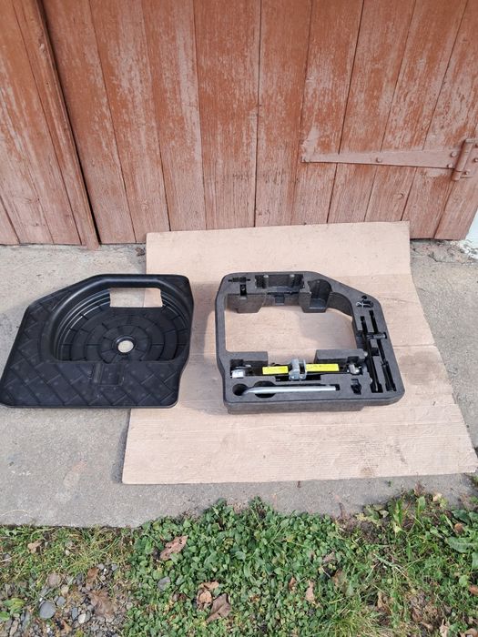 Органайзер домкрат Audi A4 A5