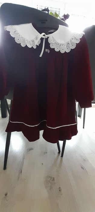 Sukienka dziewczęca z aksamitu