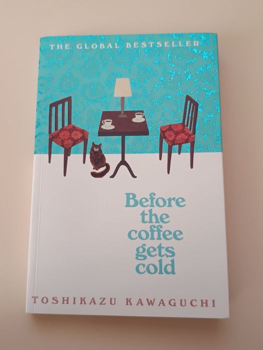 Книга англійською "Before the coffee gets cold"