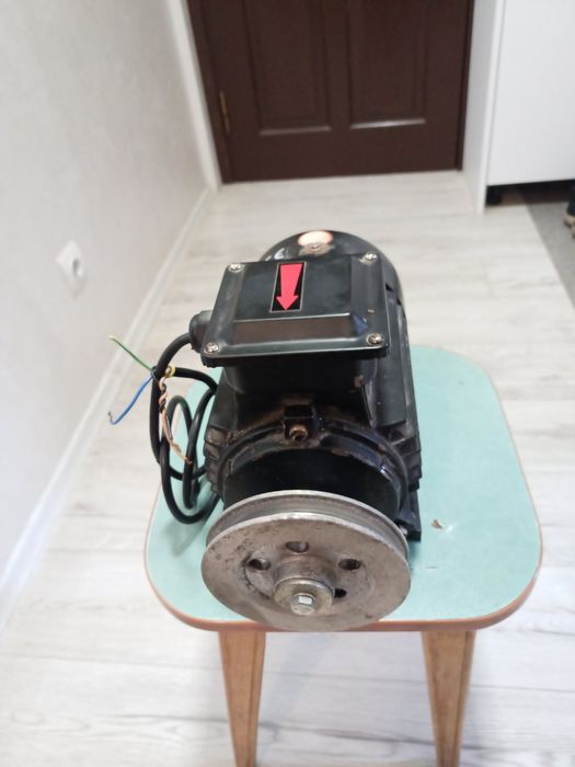 трехфазний асинхронний электродвигун серії  Y2-80MB-2.