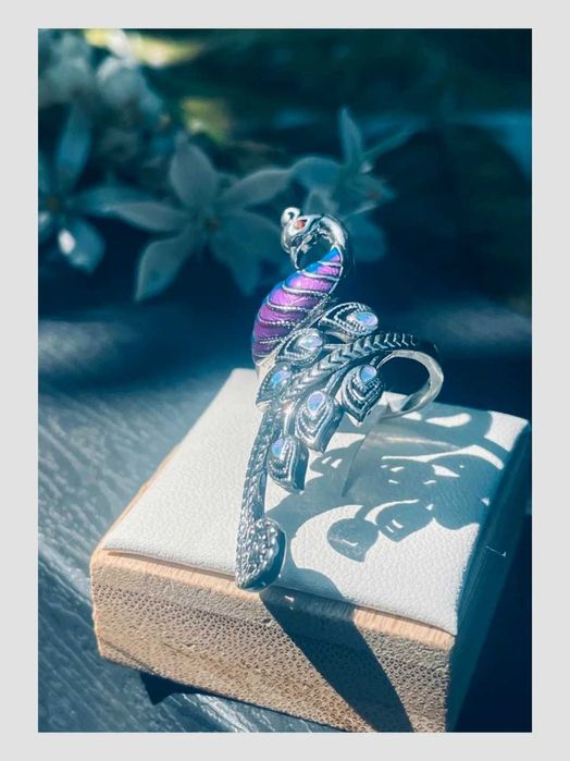 Cudowny Pierścionek Królewski Paw regulowany sztuka na palcu, state...