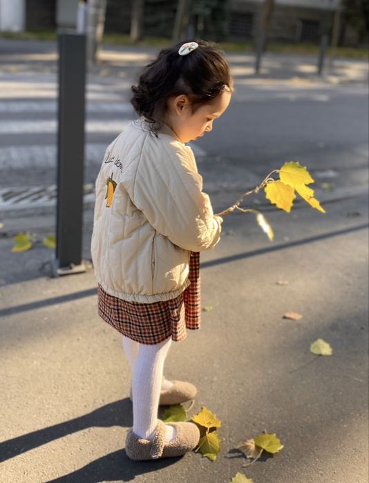 Куртка на дівчинку