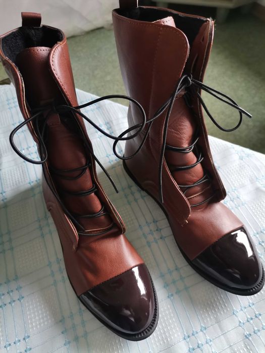 Buty damskie brązowe z wysoką cholewką