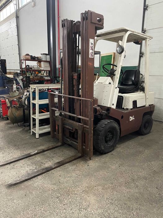 Empilhador Datsun 1350